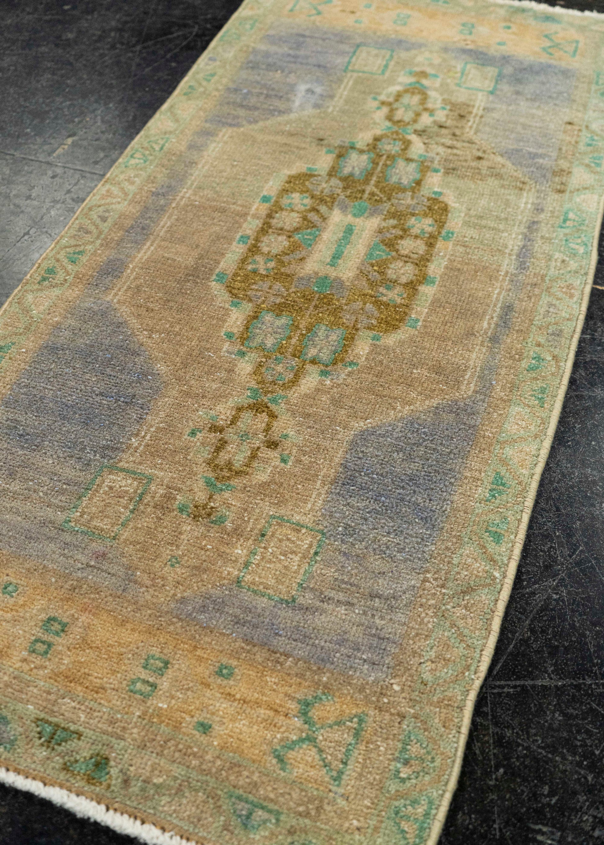 Turkish Yastik Rug  1'5" x  3'2" #22530