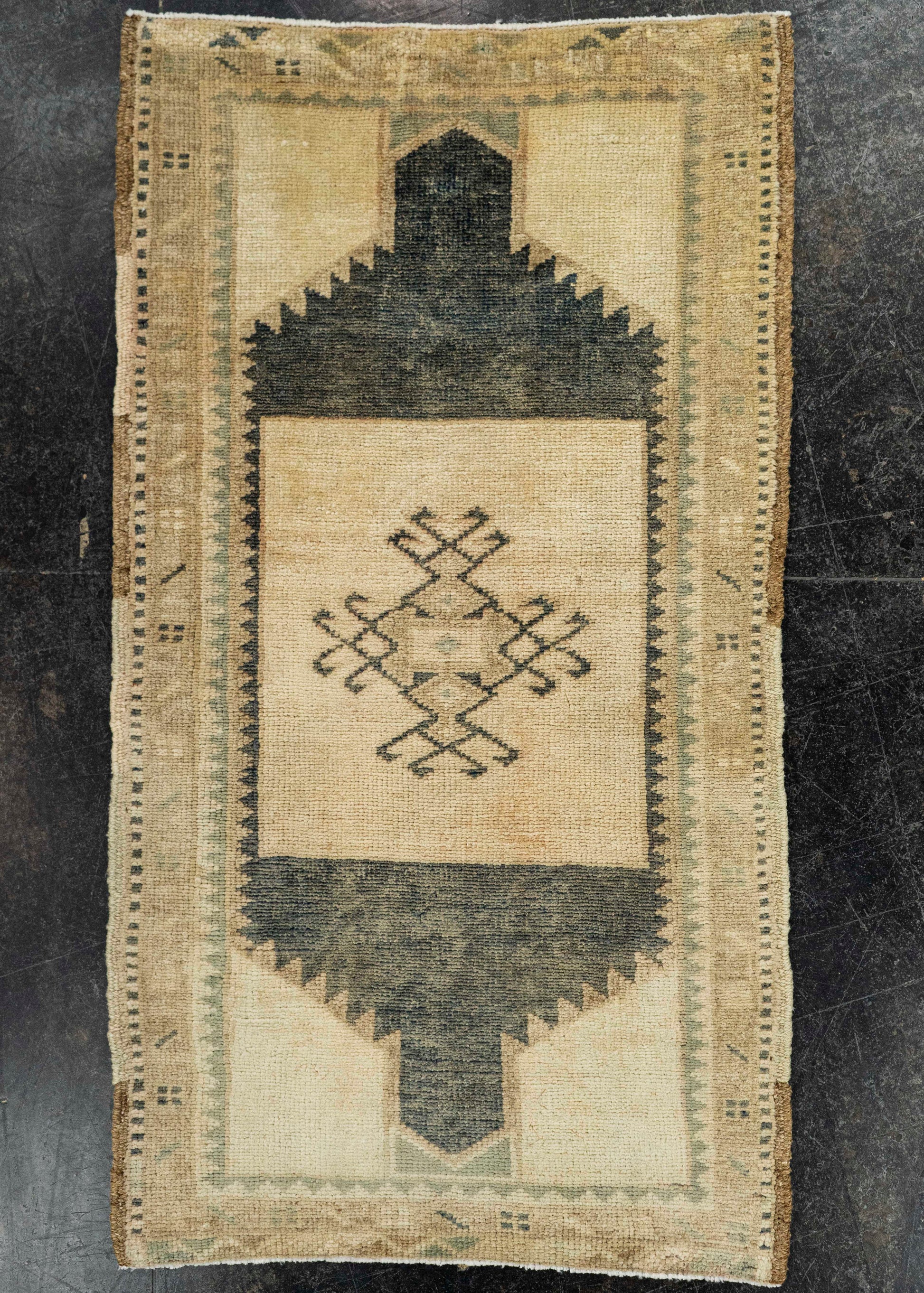 Turkish Yastik Rug  1'7" x  3'3" #22306