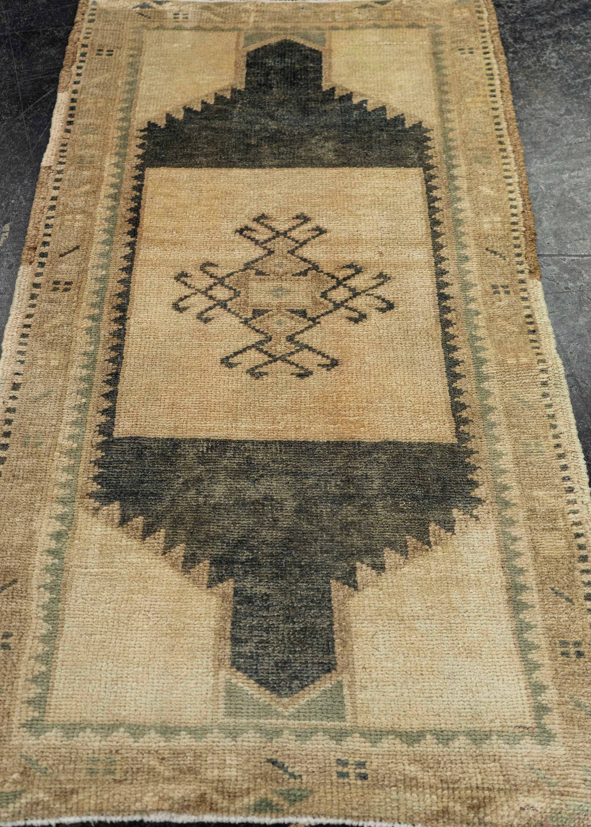Turkish Yastik Rug  1'7" x  3'3" #22306