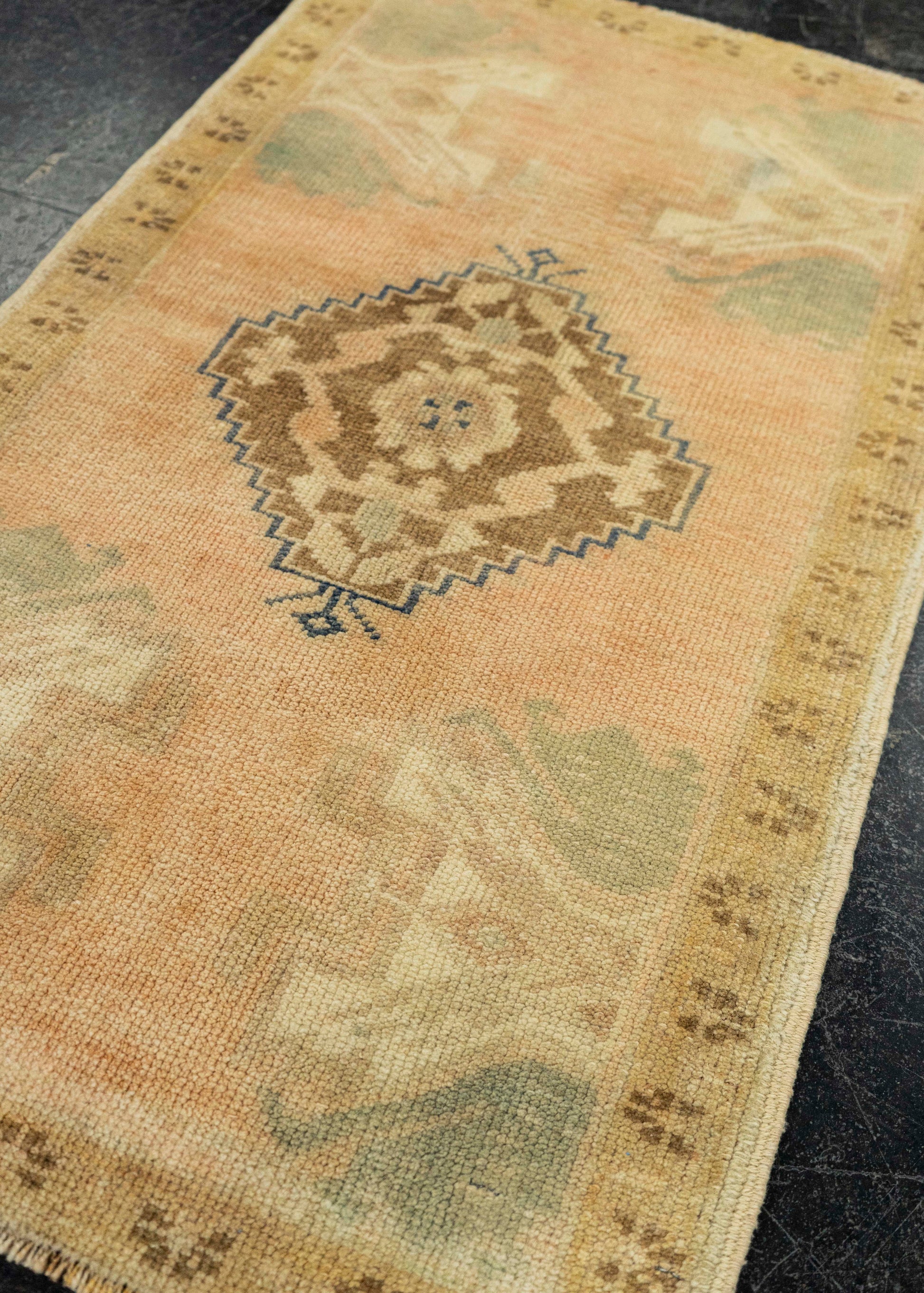 Turkish Yastik Rug  1'8" x  2'9" #22125