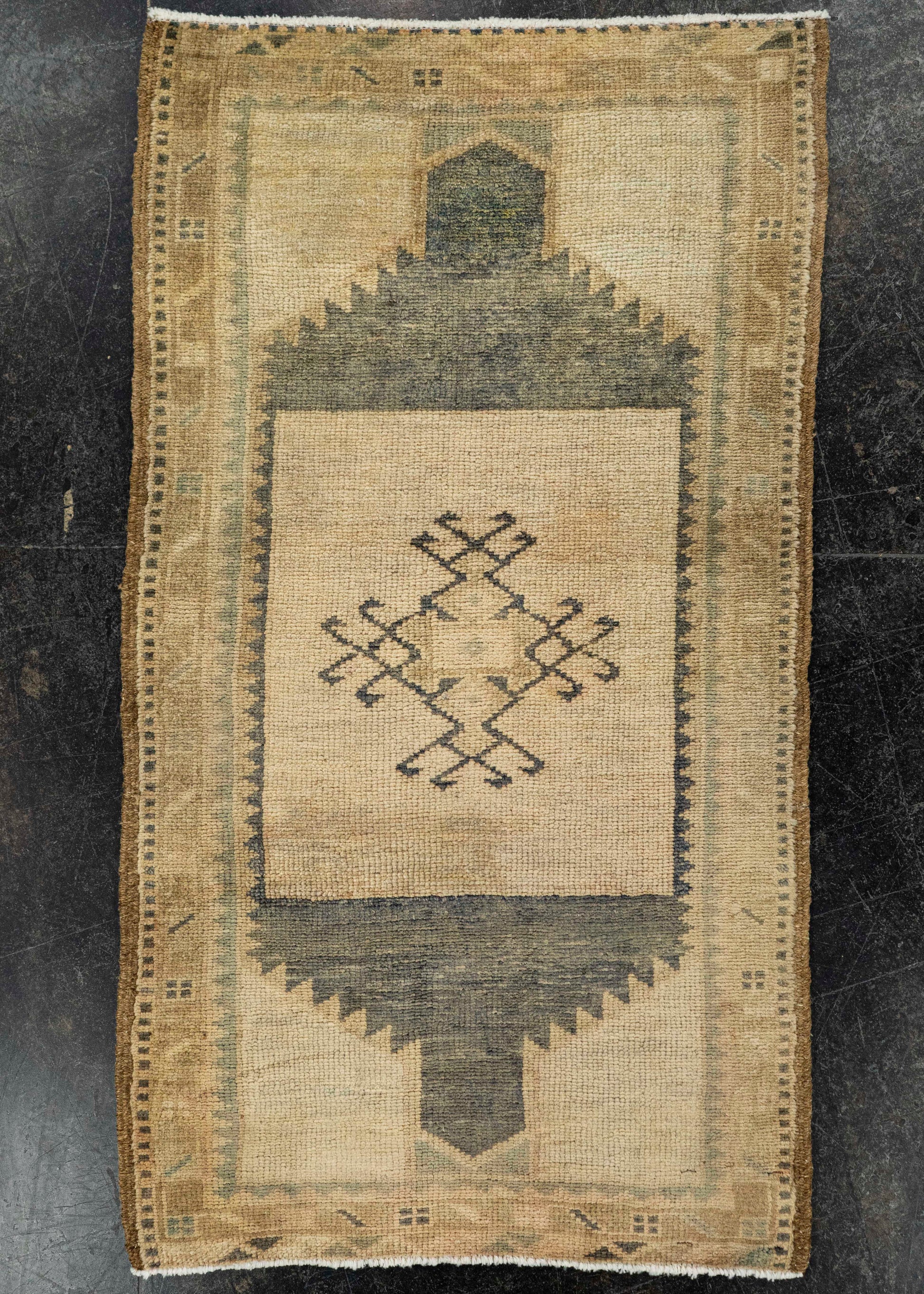 Turkish Yastik Rug  1'9" x  3'2" #22112