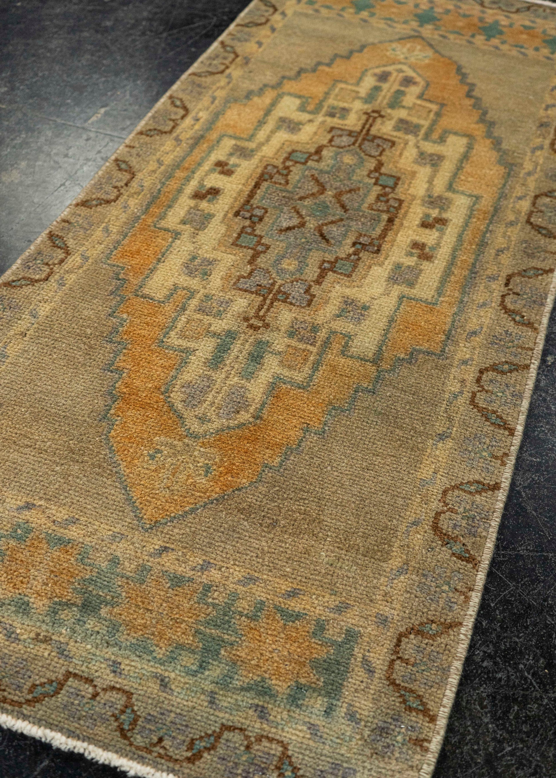 Turkish Yastik Rug  1'7" x  3'5" #22027