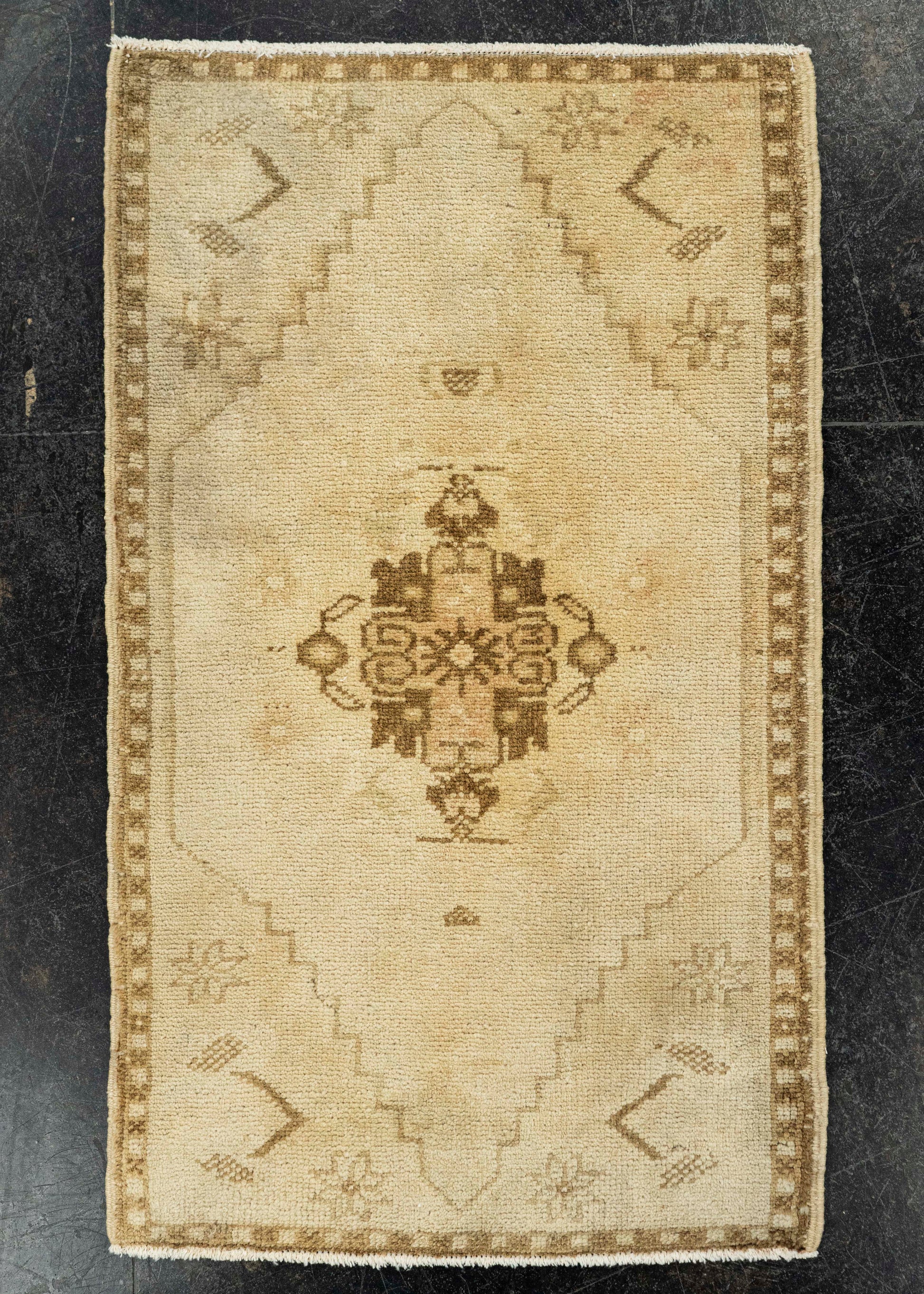 Turkish Yastik Rug  1'7" x  2'9" #22071