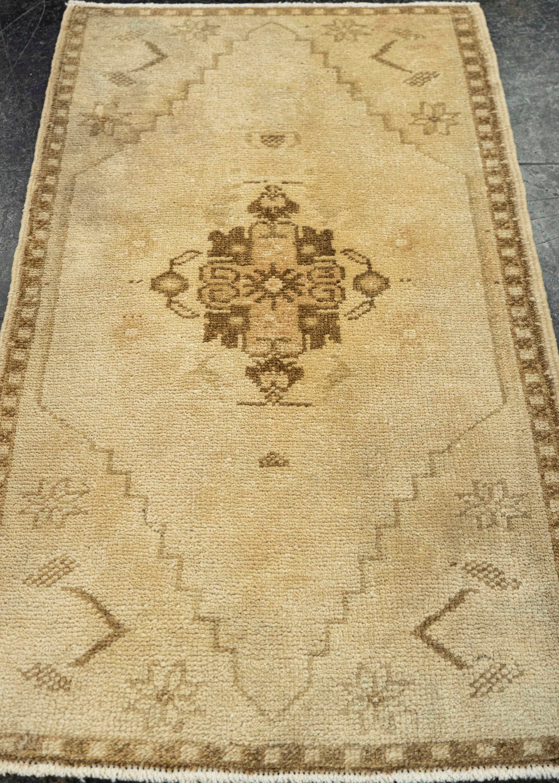 Turkish Yastik Rug  1'7" x  2'9" #22071