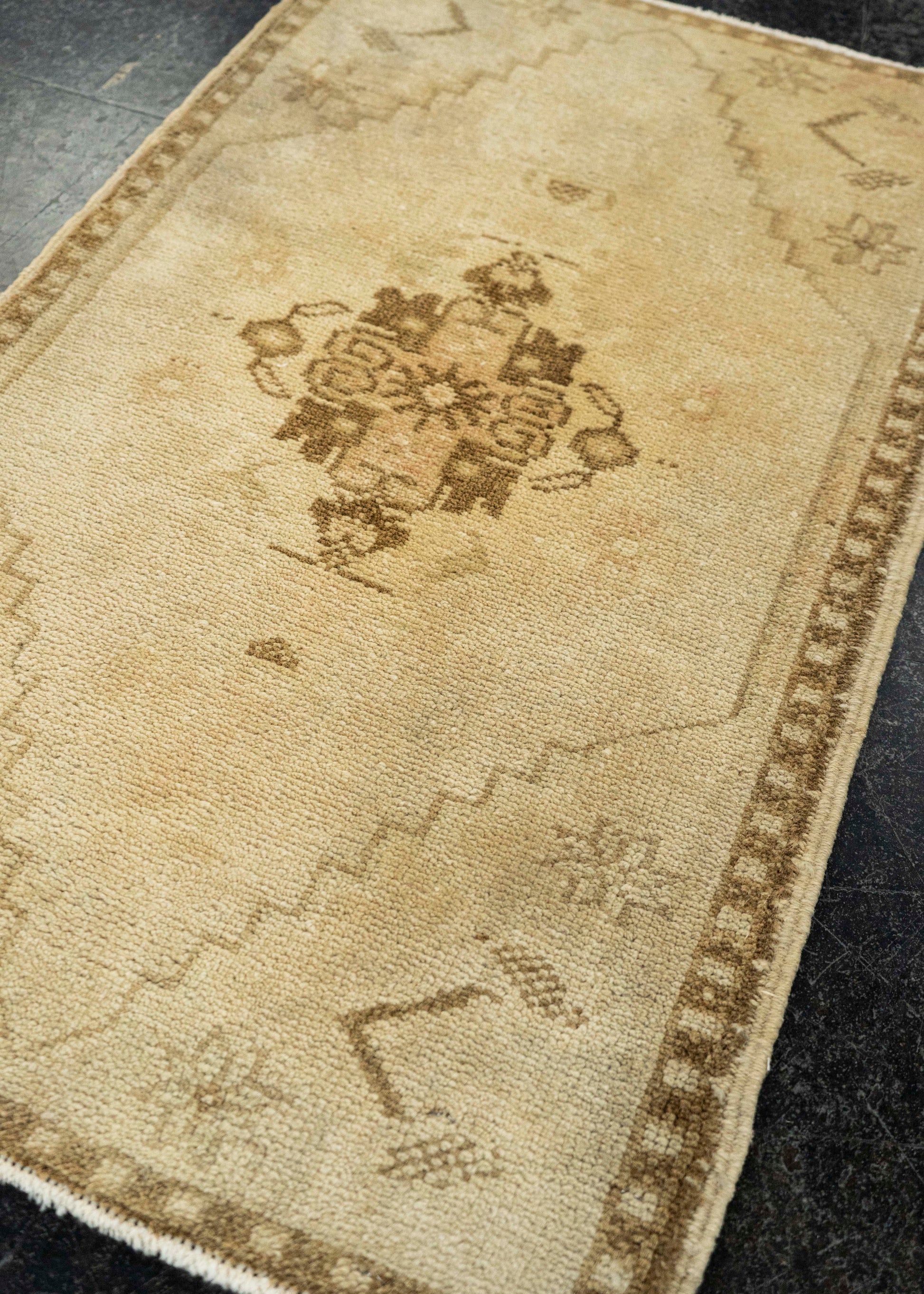 Turkish Yastik Rug  1'7" x  2'9" #22071
