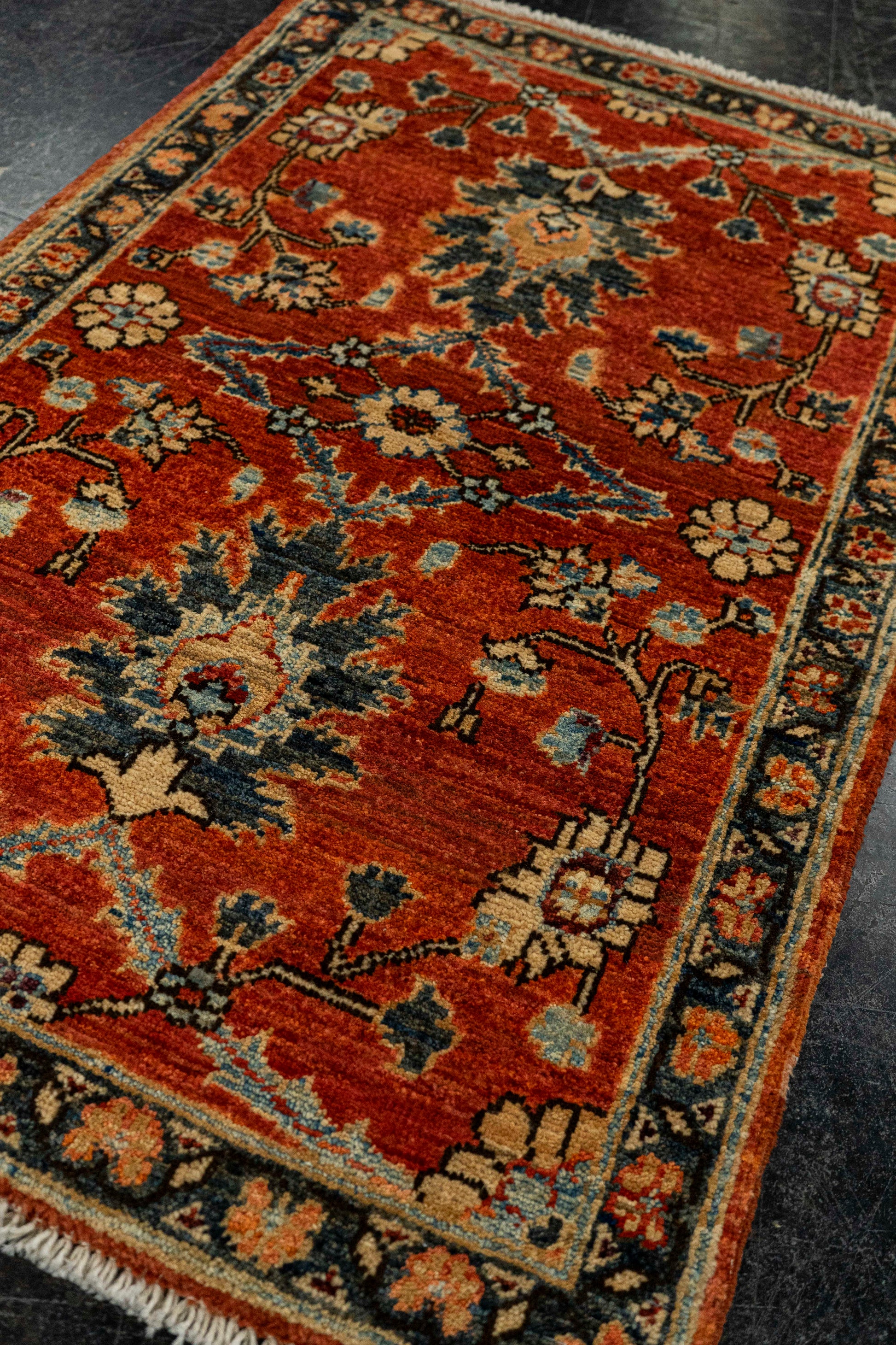 Oriental Handmade Rug  2'1" x 3'3" #22818