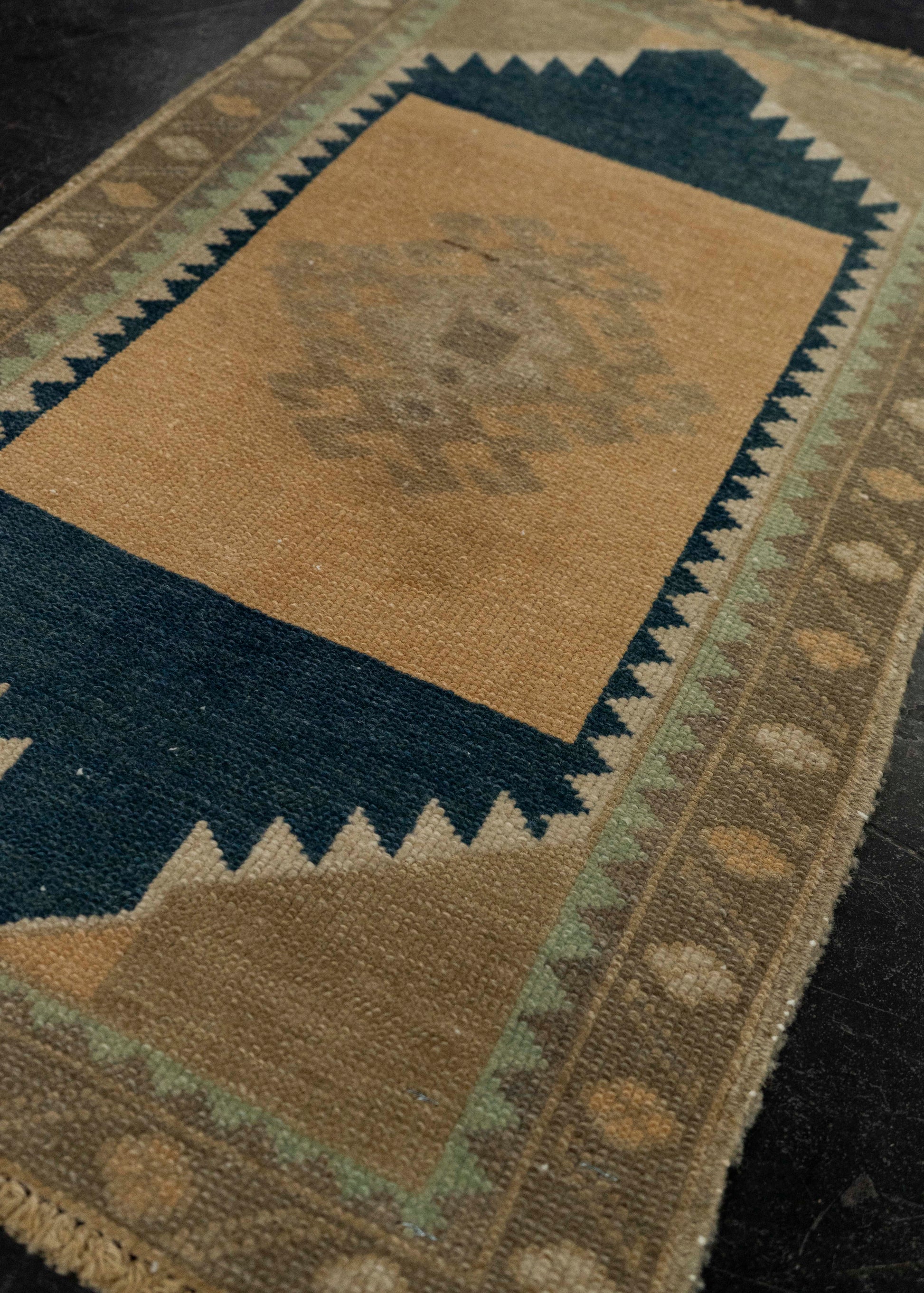 Turkish Mini Rug Oriental Hand Knotted Vintage Rug 1'6" x 2'9" #21219