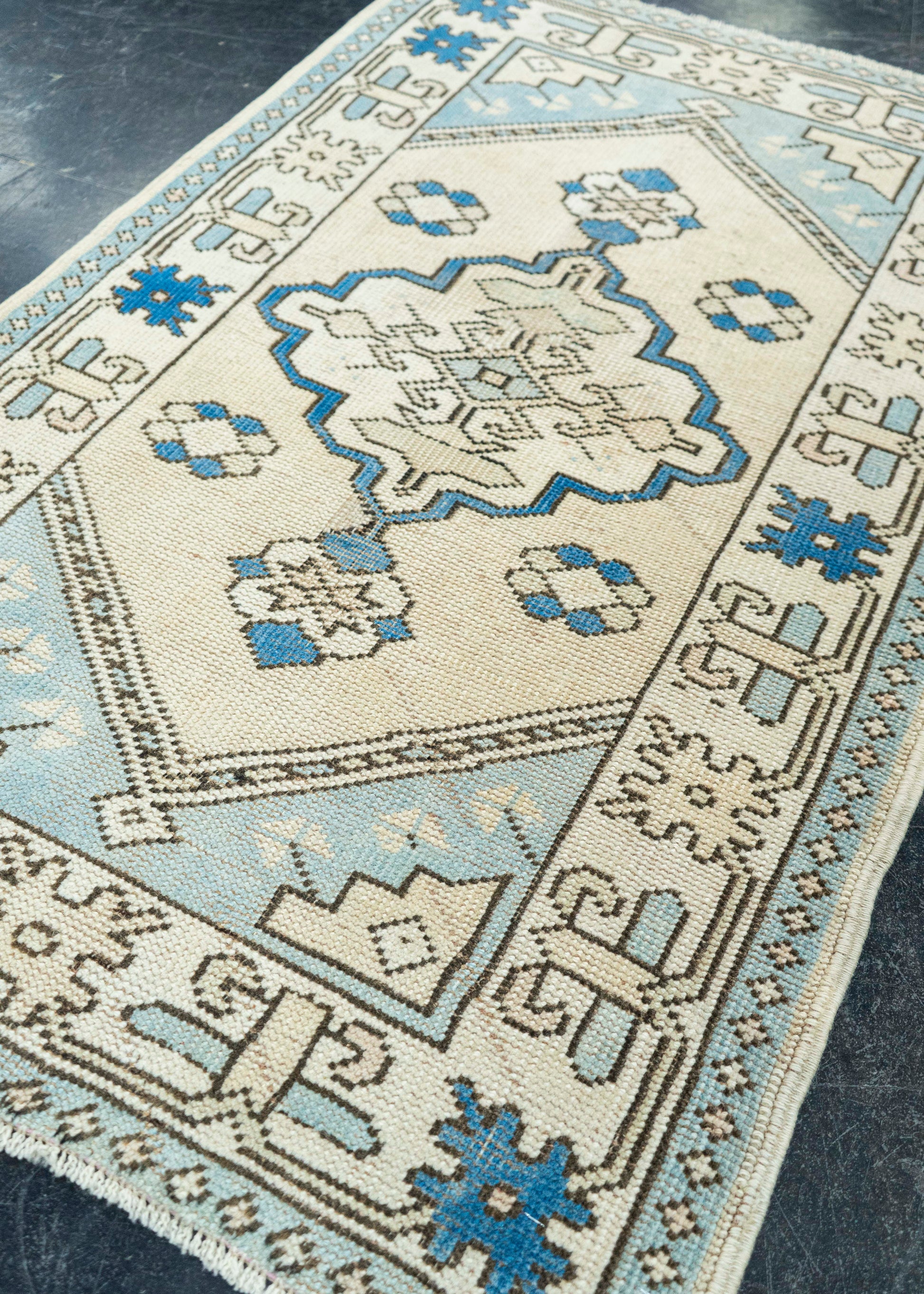 Turkish Vintage Rug 2'8" x 4'2" #20568
