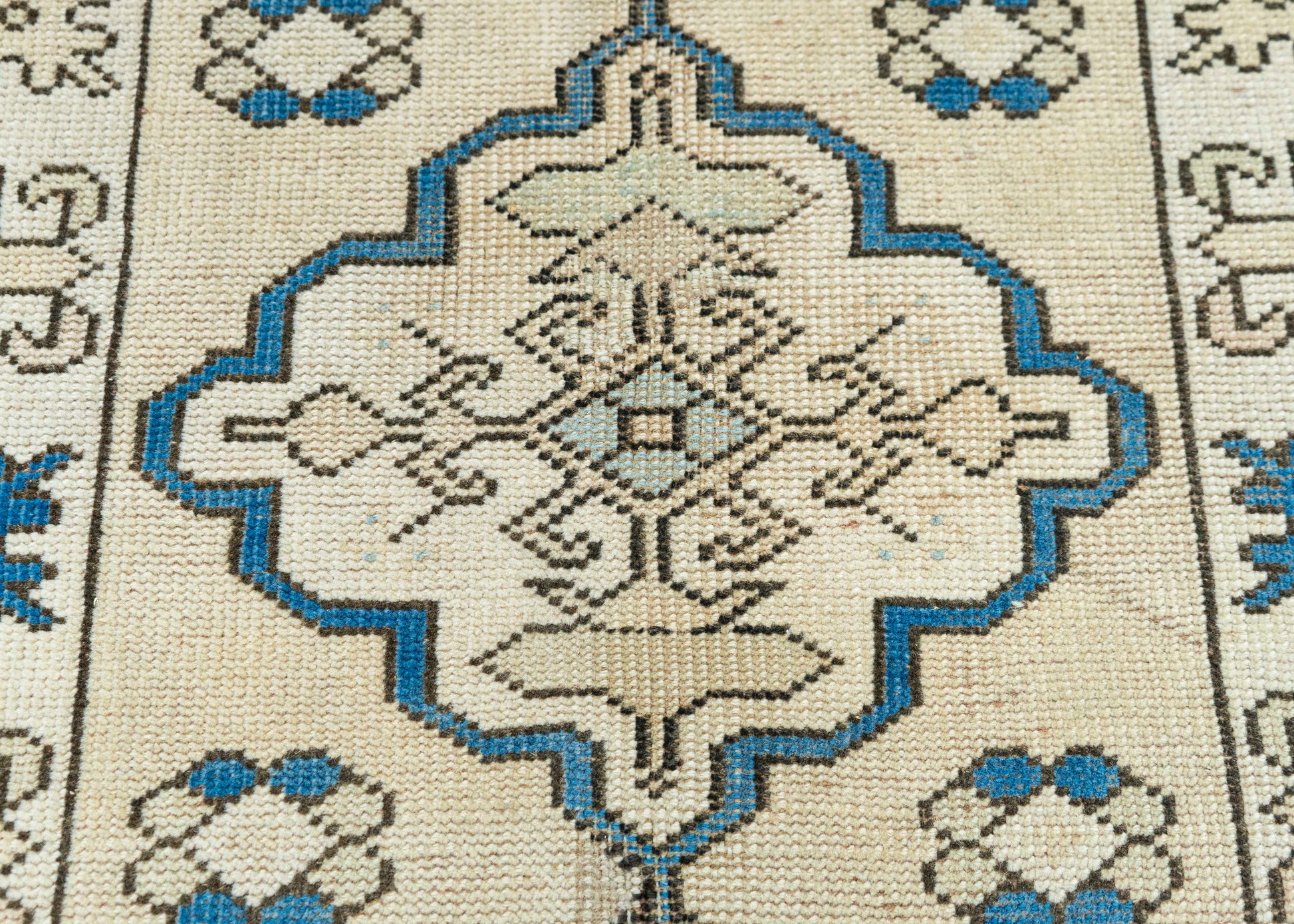 Turkish Vintage Rug 2'8" x 4'2" #20568