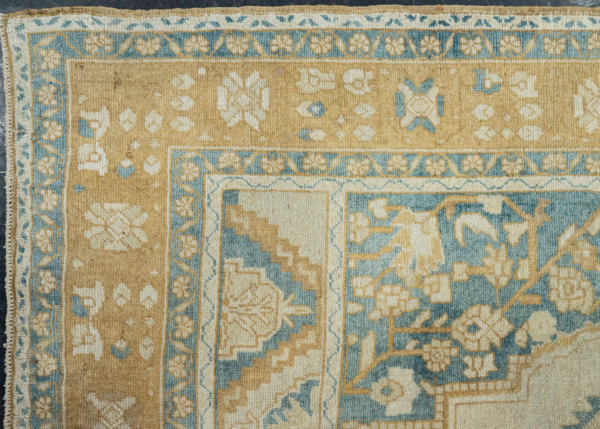 Turkish Vintage Rug  5'7" x 9'4" #21124