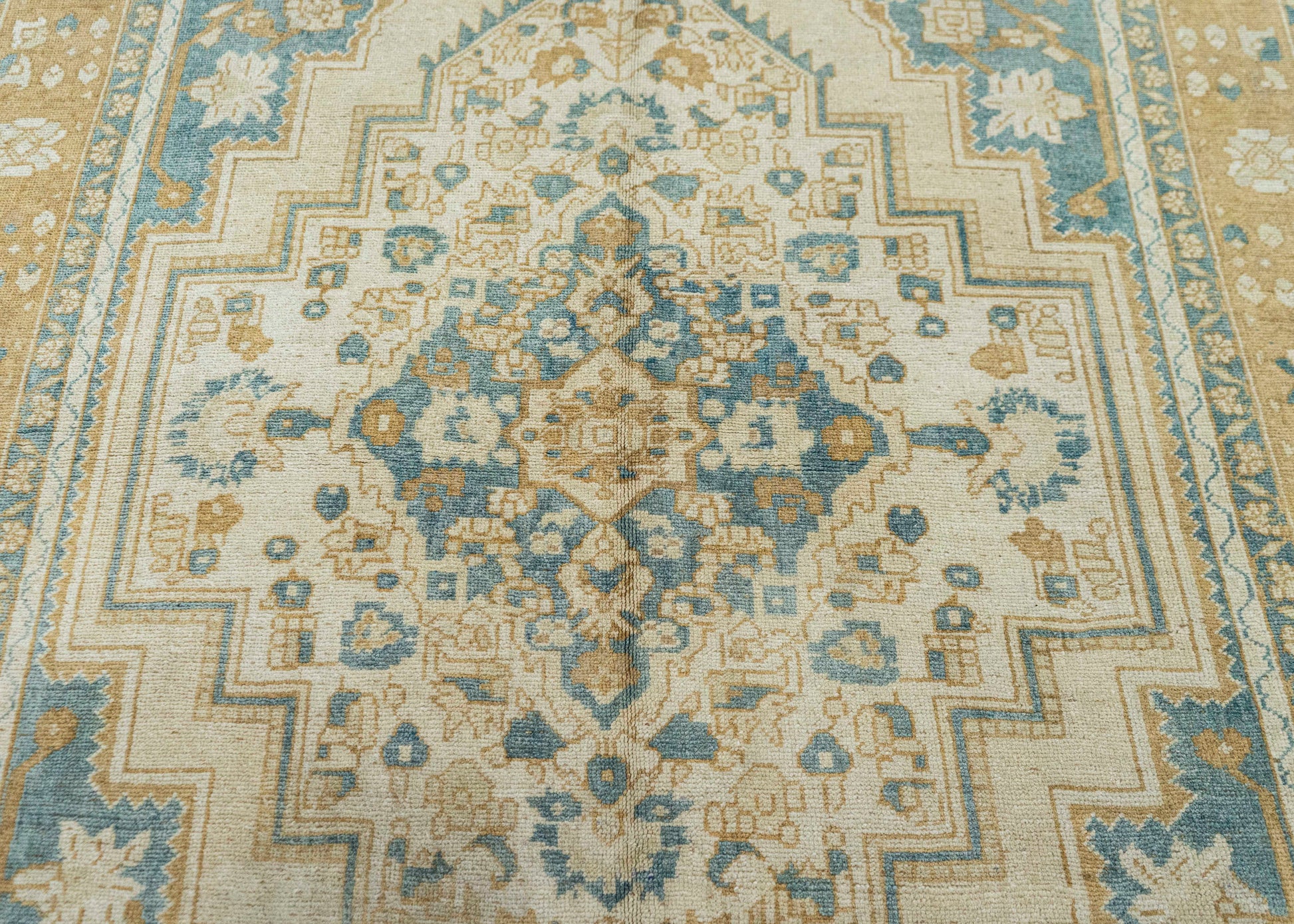 Turkish Vintage Rug  5'7" x 9'4" #21124
