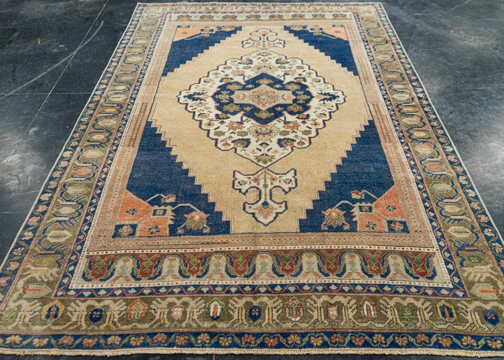 Turkish Vintage Rug  5'6" x 9'2" #21000