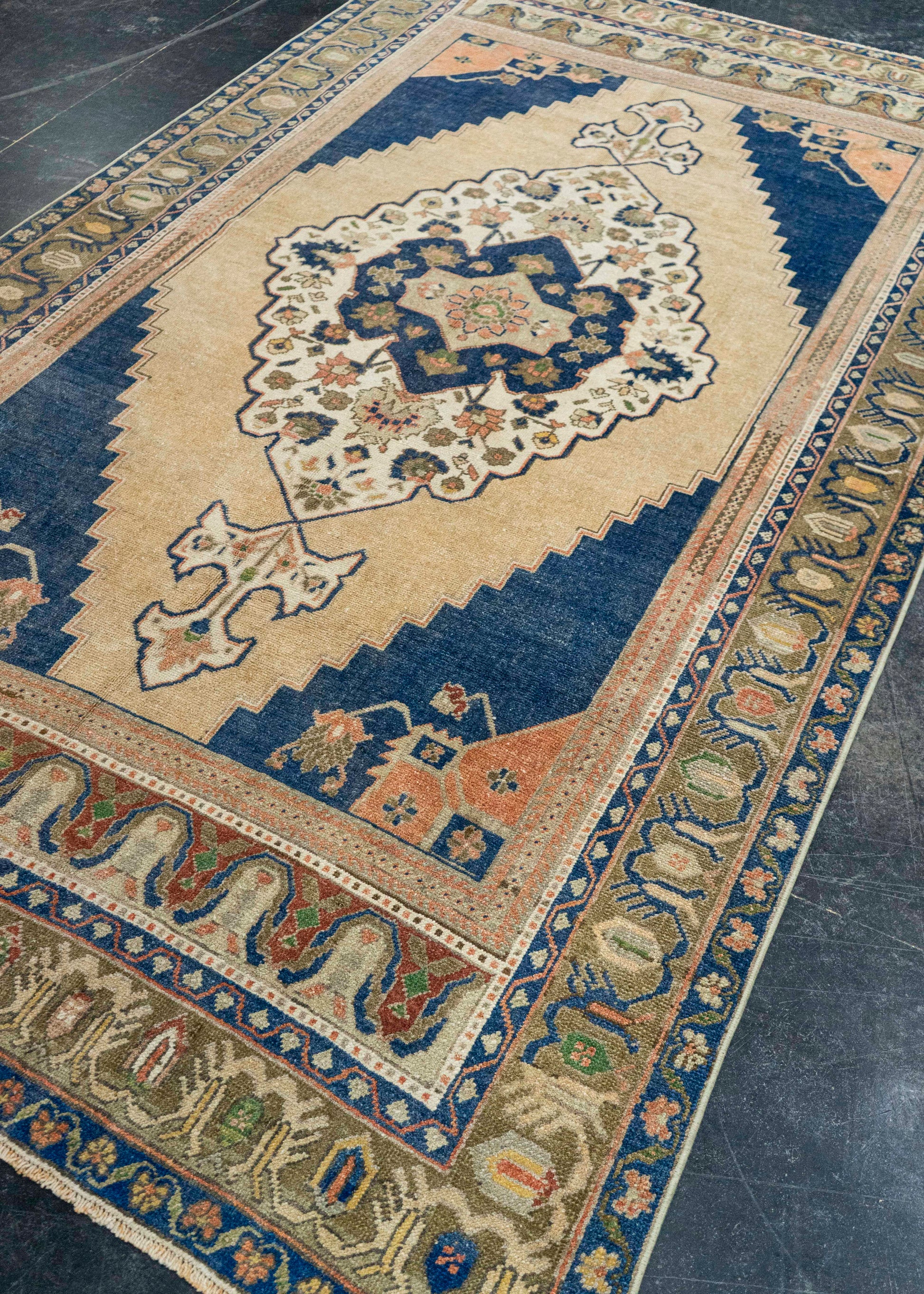 Turkish Vintage Rug  5'6" x 9'2" #21000