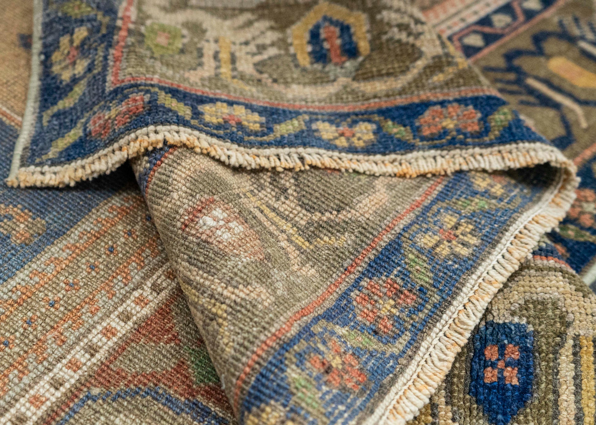 Turkish Vintage Rug  5'6" x 9'2" #21000
