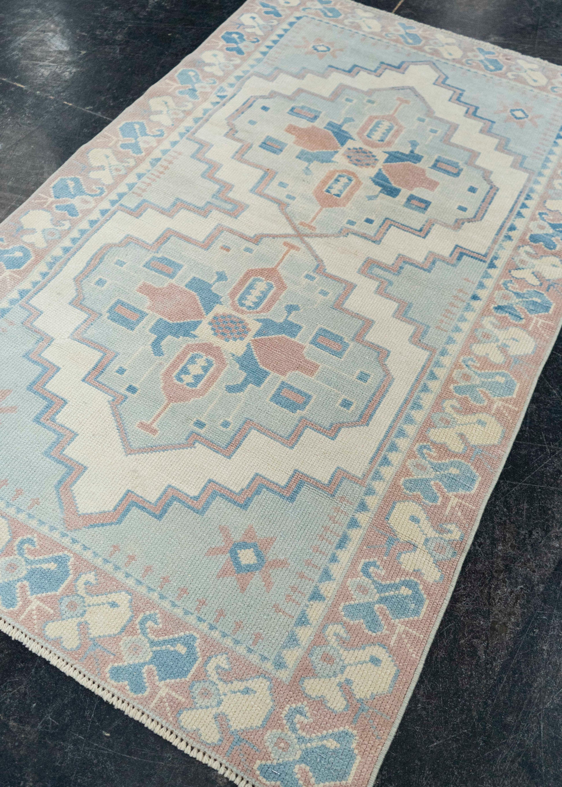 Turkish Vintage Rug  2'8" x 4'4" #21316