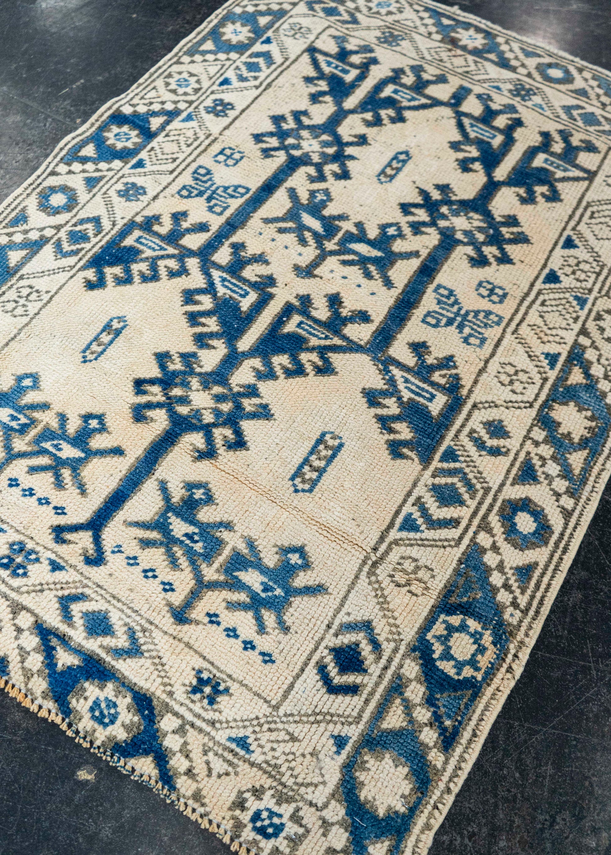 Turkish Vintage Rug  2'4" x 3'3" #21312