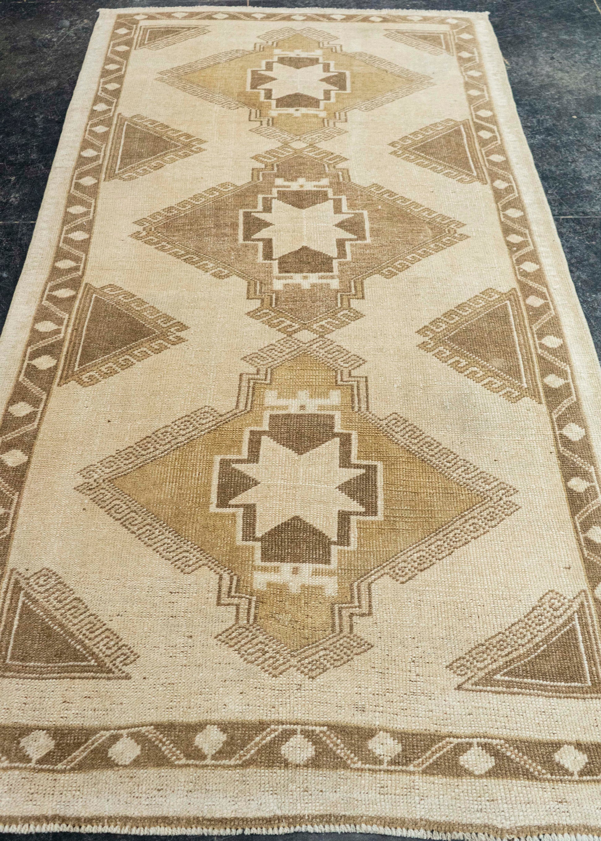 Turkish Vintage Rug  3'3" x 6'4" #21404