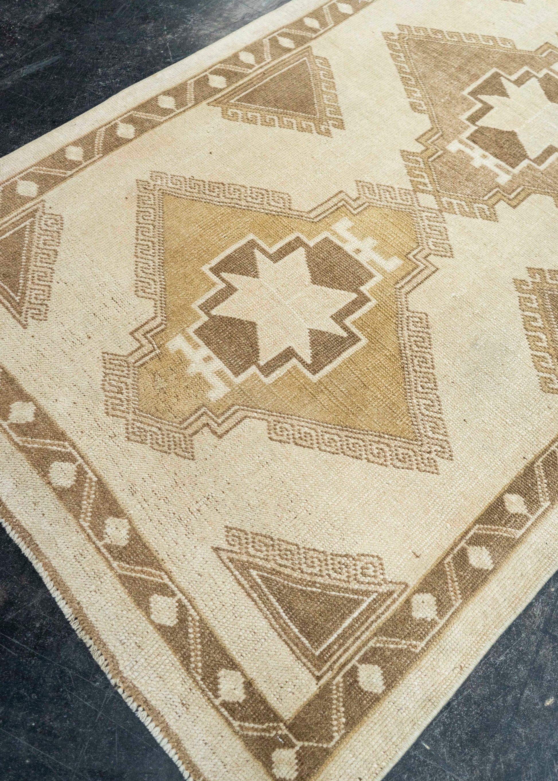 Turkish Vintage Rug  3'3" x 6'4" #21404