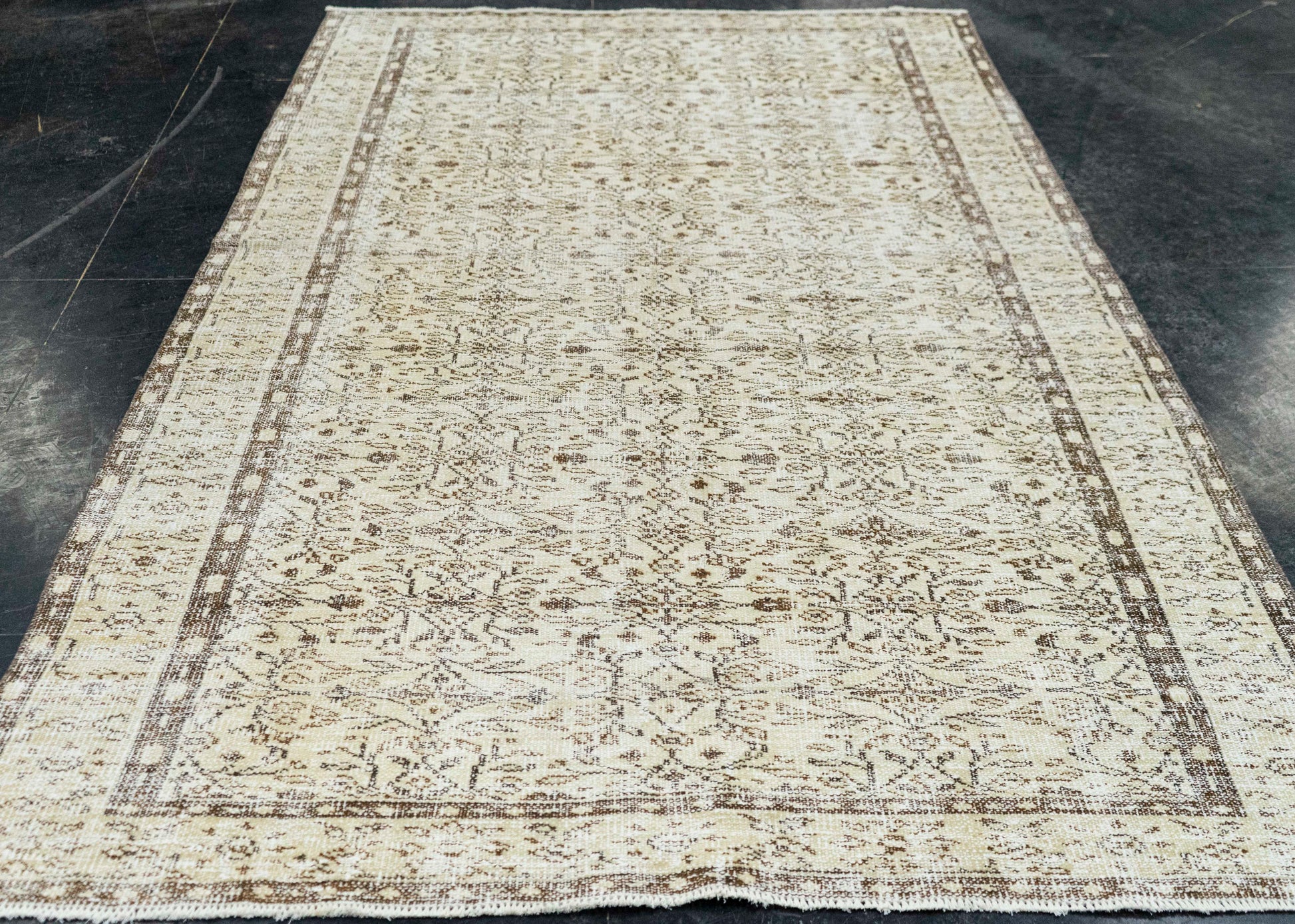 Turkish Vintage Rug  5'5" x 8'10" #21397