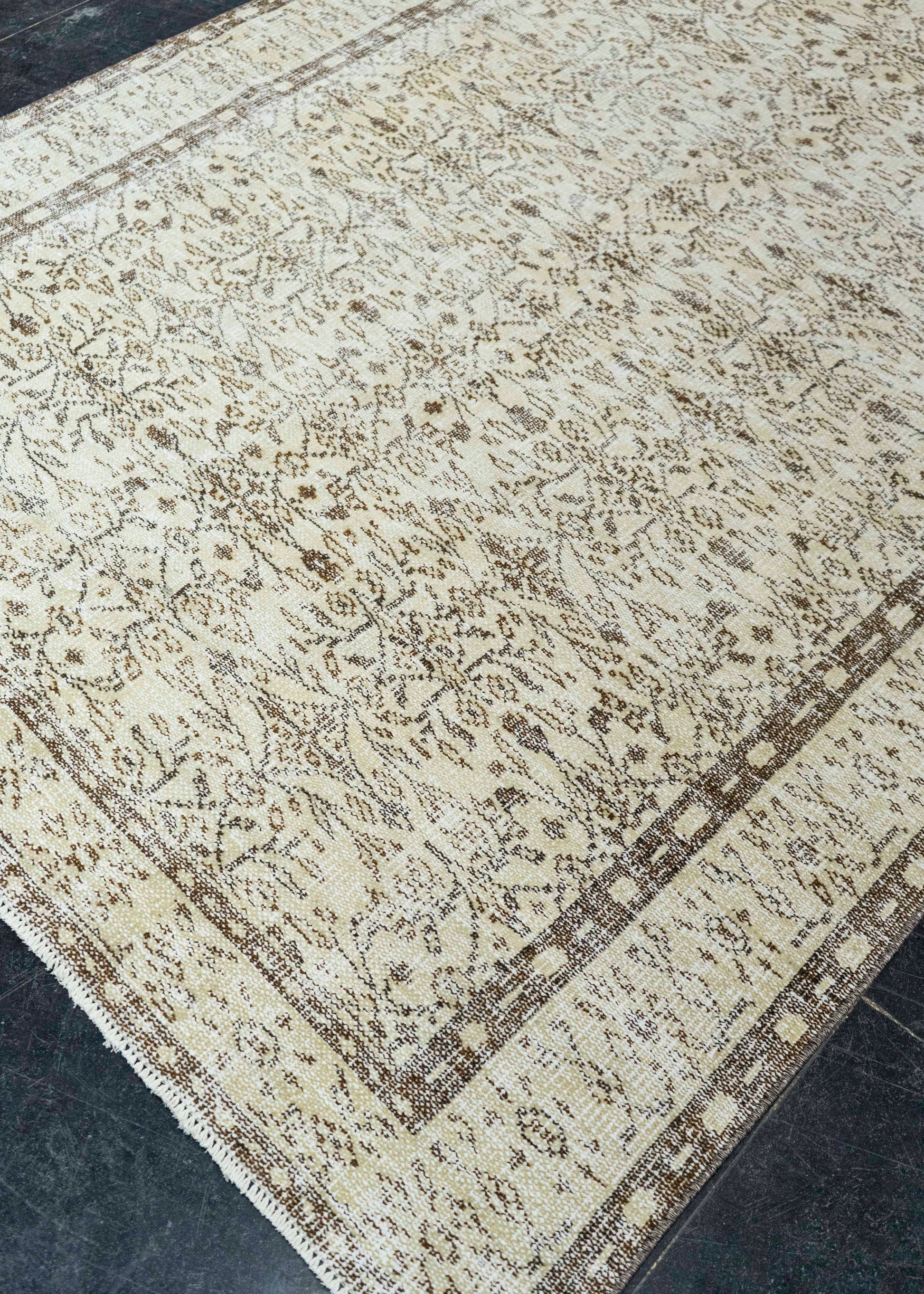 Turkish Vintage Rug  5'5" x 8'10" #21397