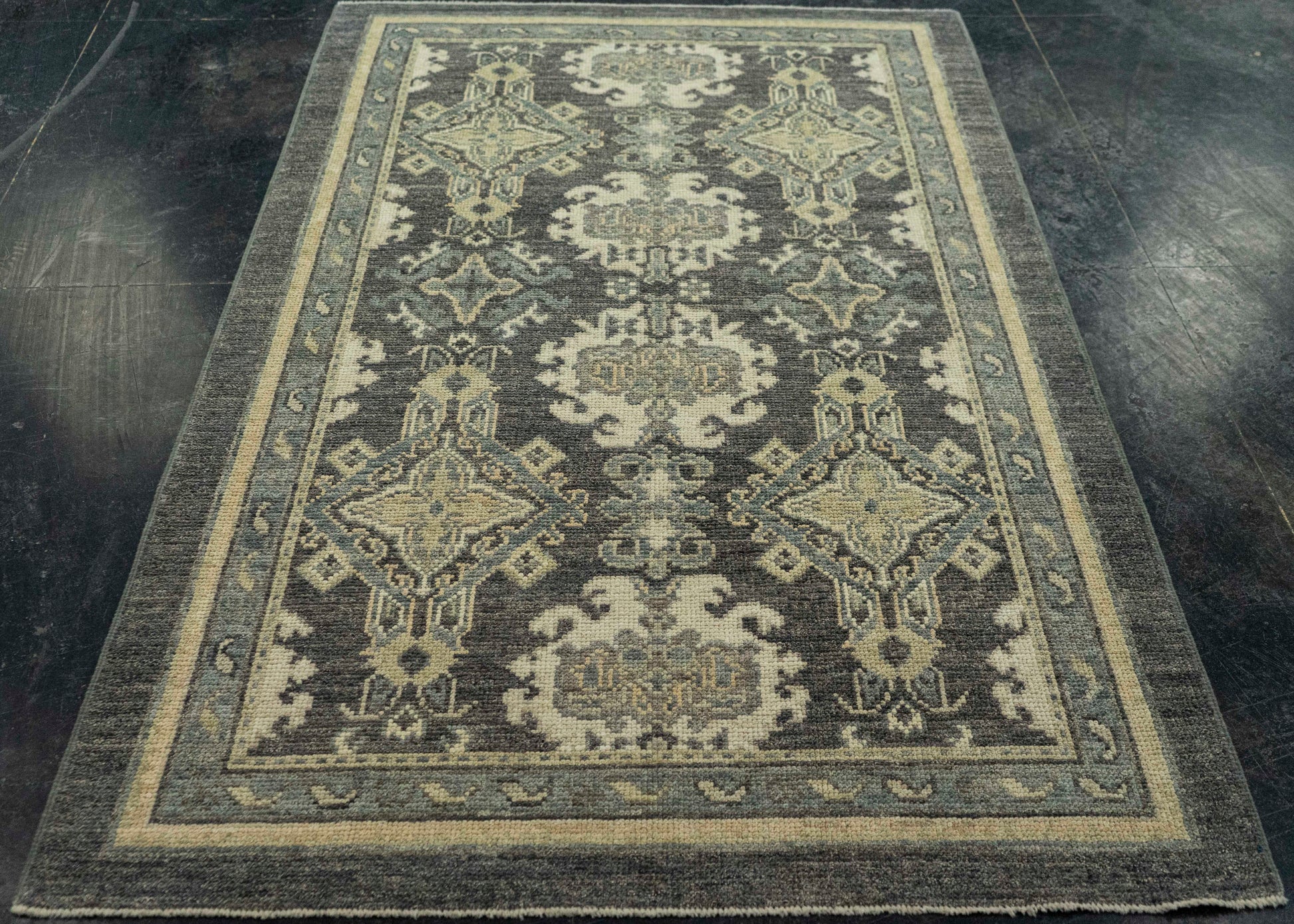 Turkish Oushak Rug  4'1" x 6'9" #20356