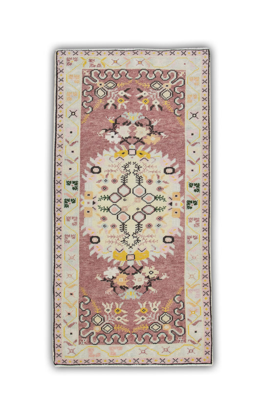 #273 Turkish Vintage Anatolian Rug  2'8" x 5'3"