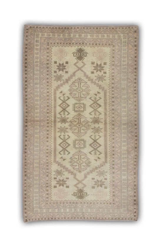 #2127 Turkish Vintage Anatolian Rug  2'8" x 4'6"