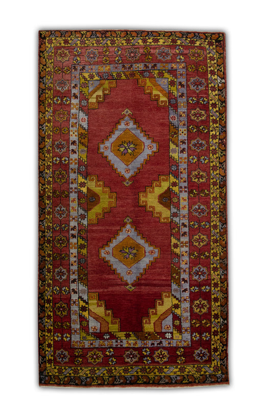 #123 Turkish Vintage Anatolian Rug  4'7" x 8'7"