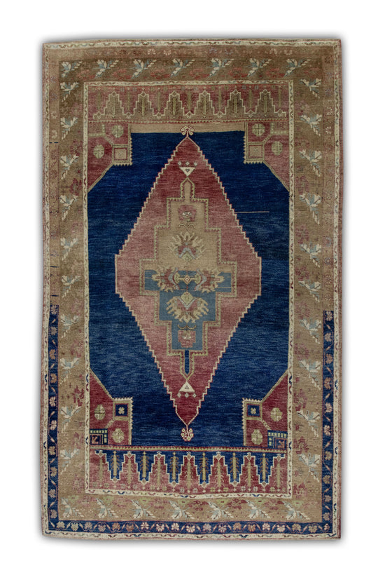 #37 Turkish Vintage Anatolian Rug  4'10" x 7'8"