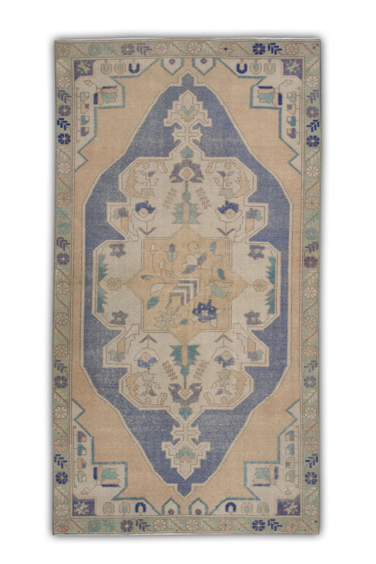 #39 Turkish Vintage Anatolian Rug  4'3" x 8'