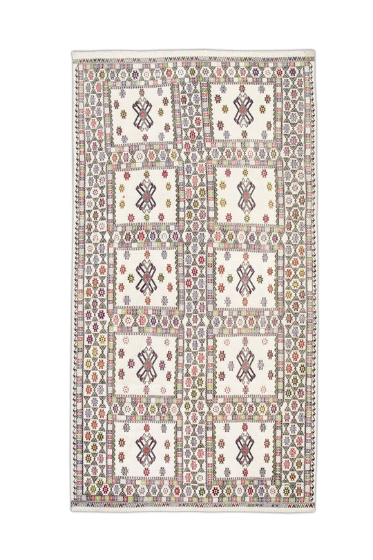 #76 Oriental Flat Weave Turkish Vintage Kilim Rug 5'6" x 10'1"