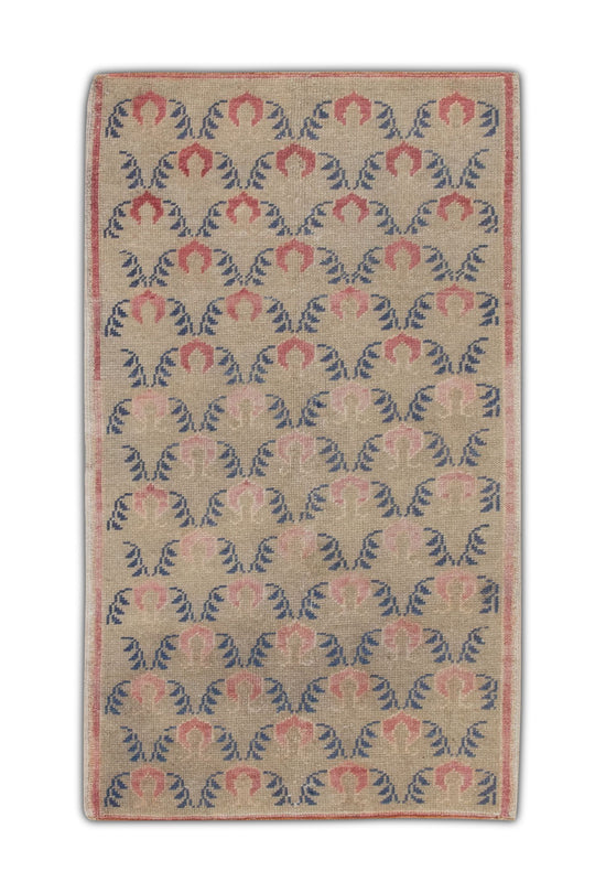 #1028 Turkish Vintage Anatolian Rug 3'2" x 5'4"