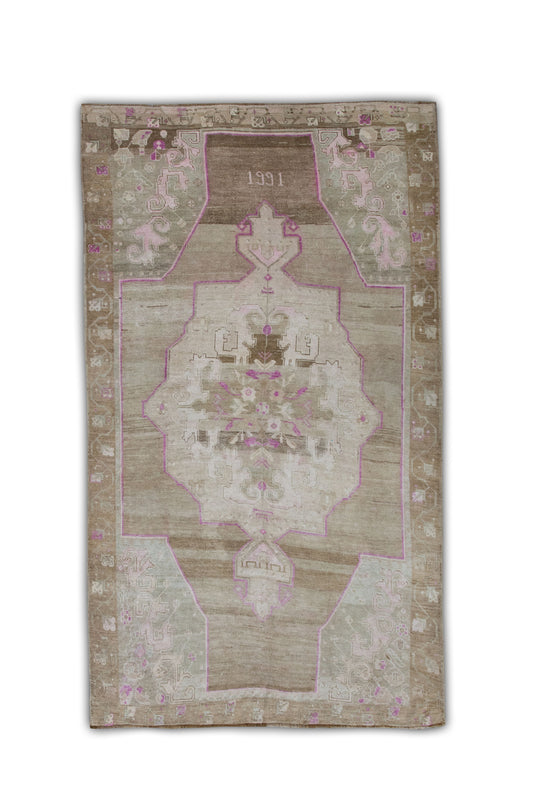 #2123 Turkish Vintage Anatolian Rug  6'9" x 11'