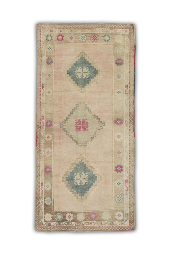 #250 Turkish Vintage Anatolian Rug  4'4" x 9'1"