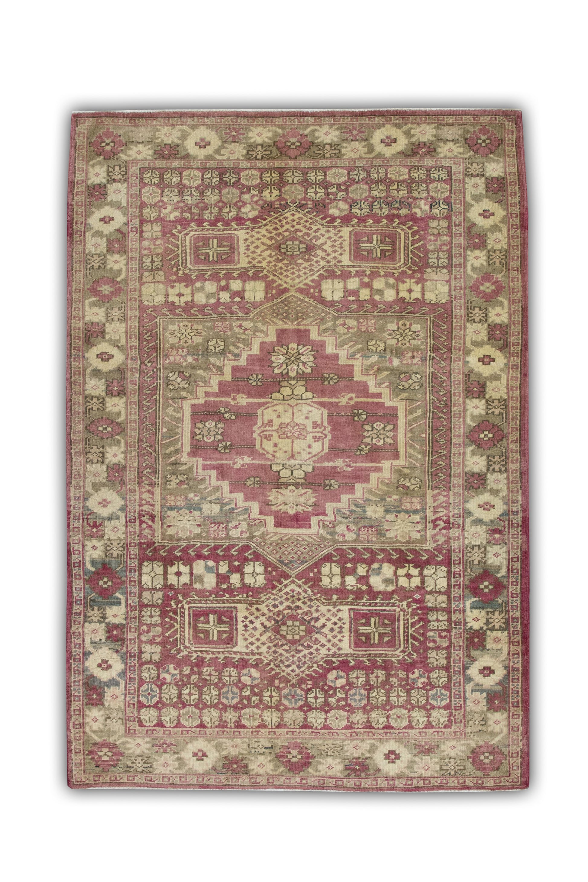 Turkish Vintage Anatolian Rug  3'11" x 5'9" #424