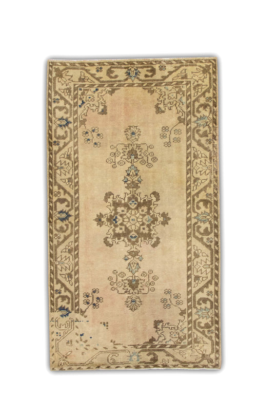 #184 Turkish Vintage Anatolian Rug  3'4" x 5'10"