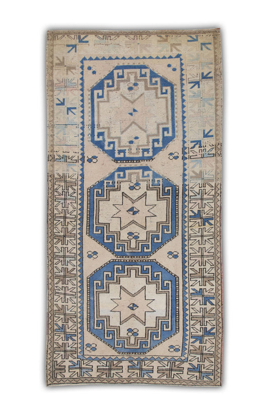 #5005 Turkish Vintage Anatolian Rug  3'9" x 7'4"