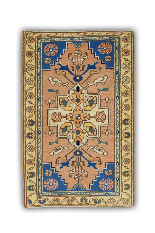 #139 Turkish Vintage Anatolian Rug  2'6" x 3'10"